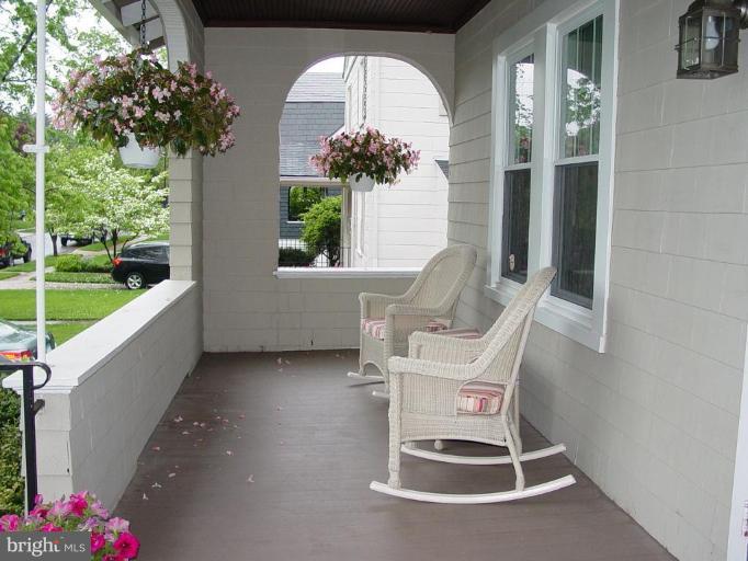 520 Anneslie Road Baltimore, MD 21212 - Photo 2 of 29 Covered front porch