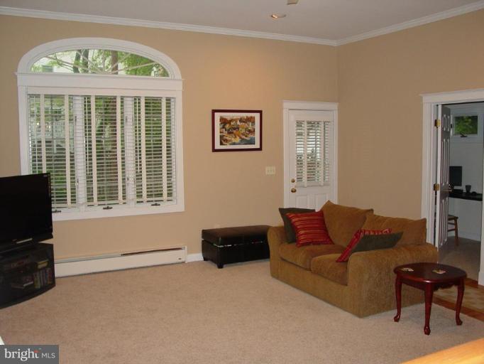 520 Anneslie Road Baltimore, MD 21212 - Photo 11 of 29 Office and laundry off family room.