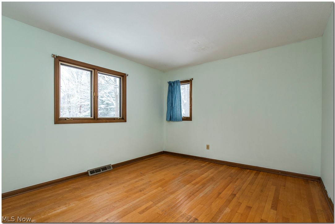 7212 Kingsview Road Northfield, OH 44067 - Photo 17 of 33 Bedroom 2