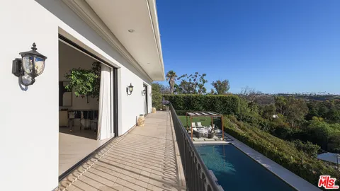 $11,850,000 | 6110 Merritt Drive, Malibu, CA 90265