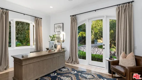 $11,850,000 | 6110 Merritt Drive, Malibu, CA 90265