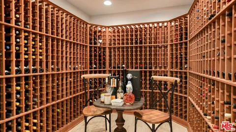 $11,850,000 | 6110 Merritt Drive, Malibu, CA 90265