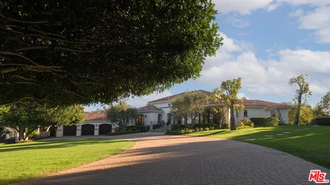 $11,850,000 | 6110 Merritt Drive, Malibu, CA 90265