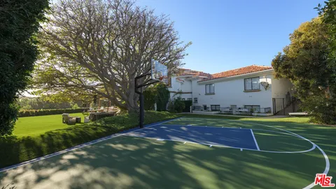 $11,850,000 | 6110 Merritt Drive, Malibu, CA 90265
