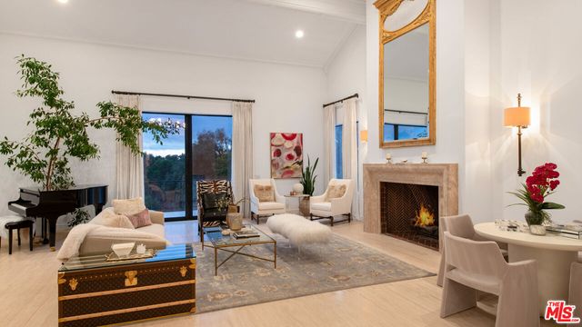 $11,850,000 | 6110 Merritt Drive, Malibu, CA 90265