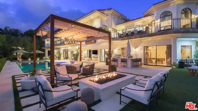 $11,850,000 | 6110 Merritt Drive, Malibu, CA 90265