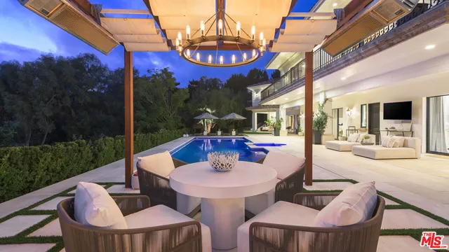 $11,850,000 | 6110 Merritt Drive, Malibu, CA 90265