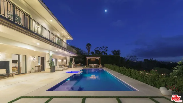 $11,850,000 | 6110 Merritt Drive, Malibu, CA 90265