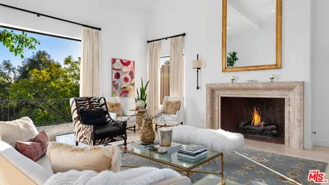 $11,850,000 | 6110 Merritt Drive, Malibu, CA 90265