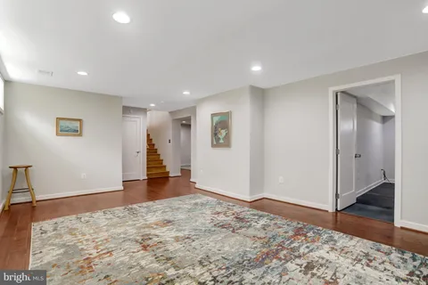 $1,900,000 | 4715 38th Street North, Arlington, VA 22207