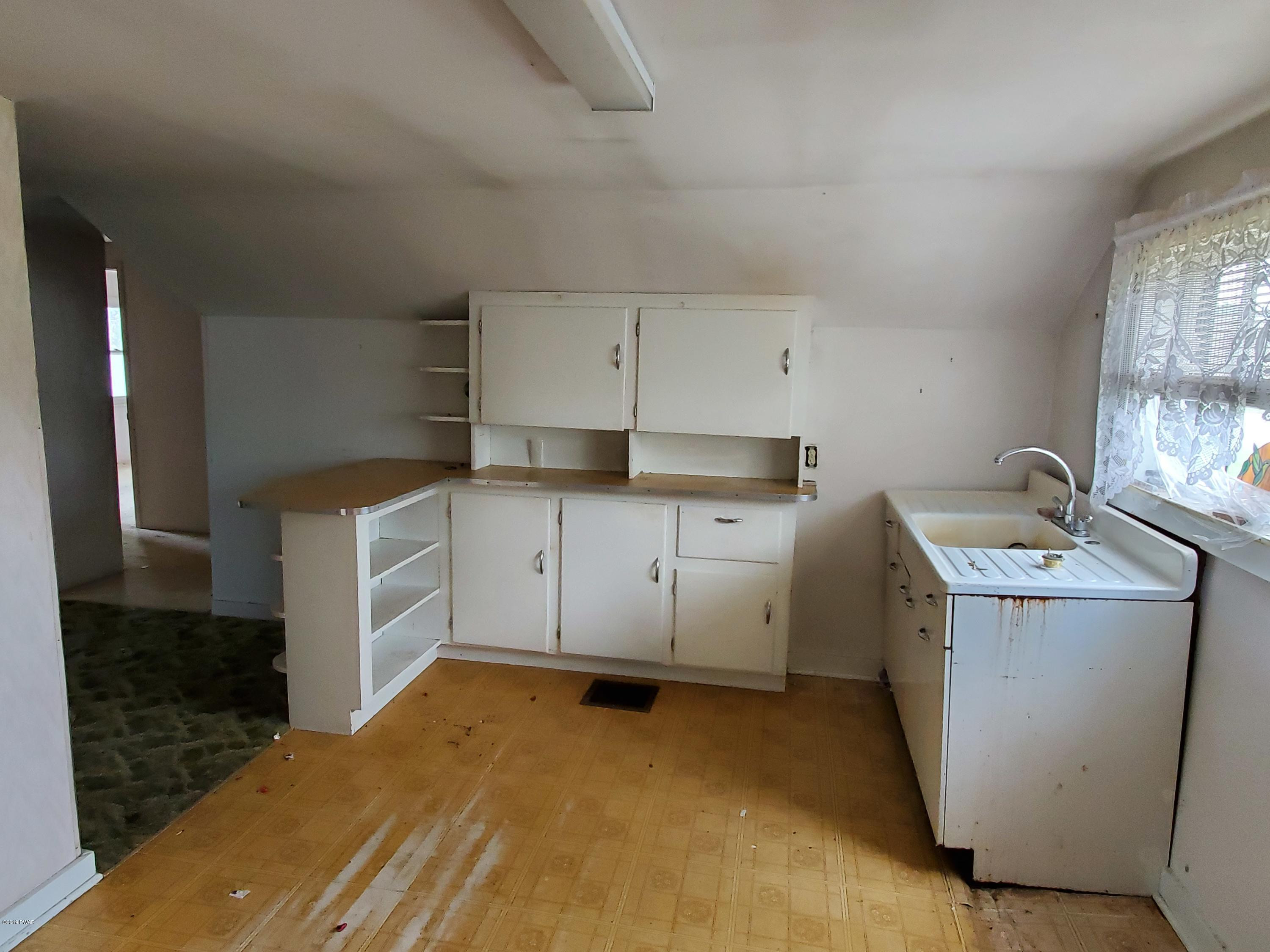 1007 Main Street Newfoundland, PA 18445 - Photo 8 of 15