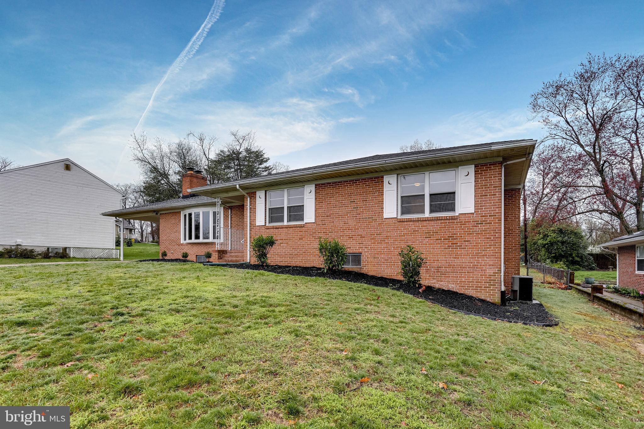 606 Highview Road Linthicum, MD 21090 - Photo 8 of 35 2020 RENOVATION! 4 BD & 2.5 BA Home w/ Carport