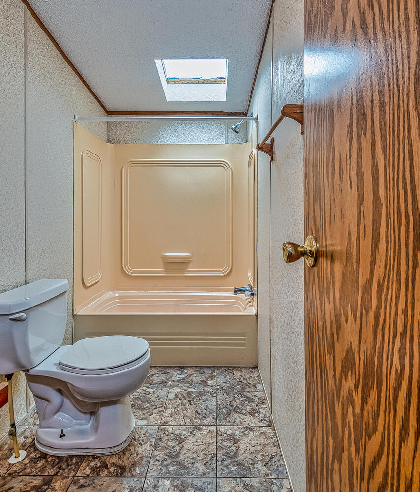 334 Fancy Meadows Road Knoxville, TN 37924 - Photo 13 of 28 334 Fancy Meadows Rd-large-017-002-Bathr