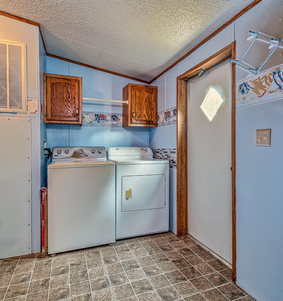 334 Fancy Meadows Road Knoxville, TN 37924 - Photo 14 of 28 334 Fancy Meadows Rd-large-012-001-Laund