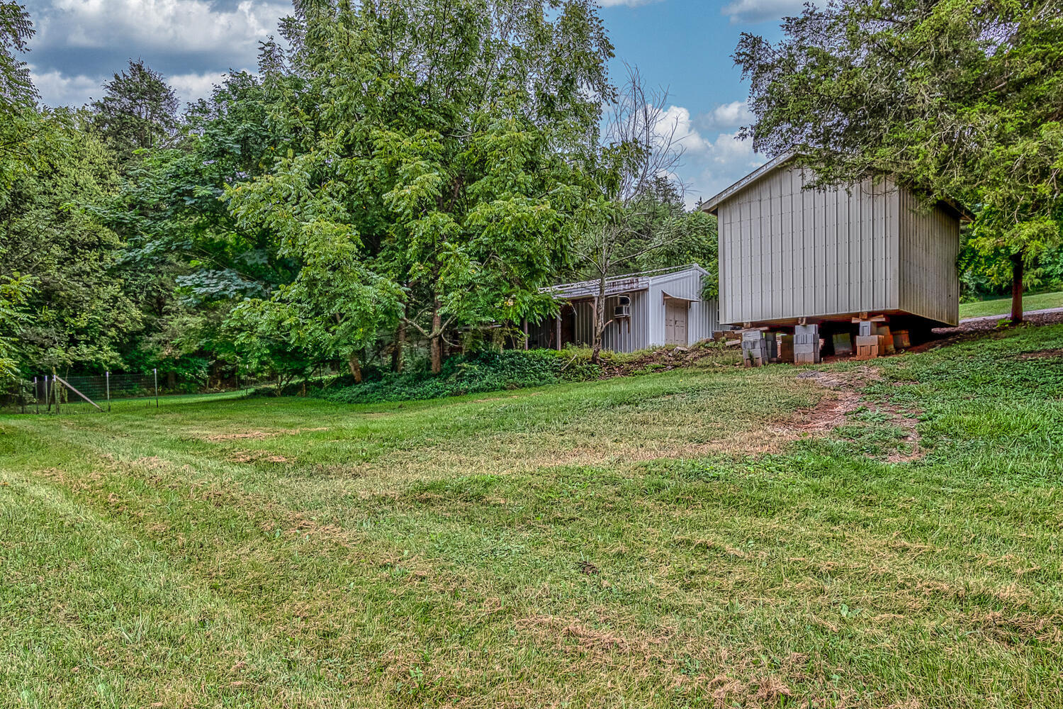 334 Fancy Meadows Road Knoxville, TN 37924 - Photo 17 of 28 334 Fancy Meadows Rd-large-027-018-Back