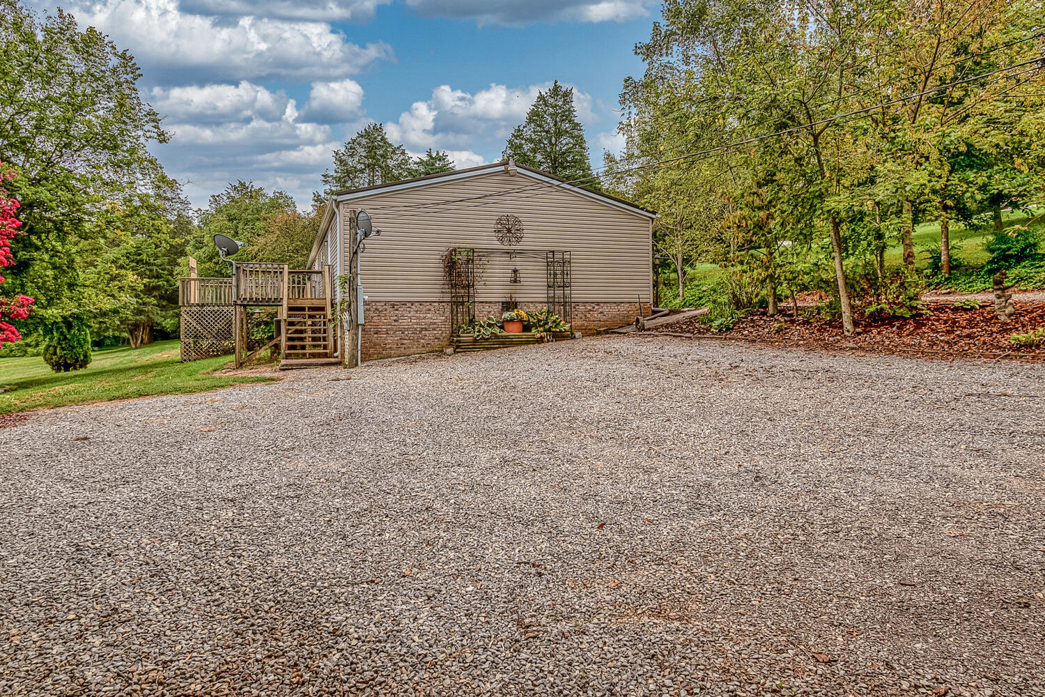 334 Fancy Meadows Road Knoxville, TN 37924 - Photo 19 of 28 334 Fancy Meadows Rd-large-019-011-East