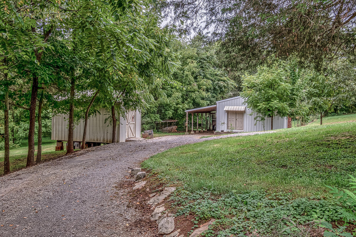 334 Fancy Meadows Road Knoxville, TN 37924 - Photo 20 of 28 334 Fancy Meadows Rd-large-020-008-Tools