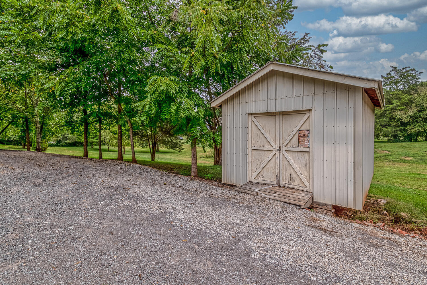 334 Fancy Meadows Road Knoxville, TN 37924 - Photo 21 of 28 334 Fancy Meadows Rd-large-021-007-Tools