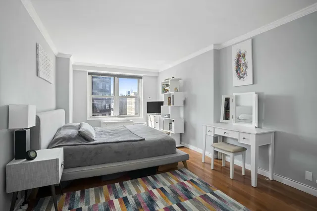 $859,500 | 305 East 24th Street, Unit 15R | Kips Bay