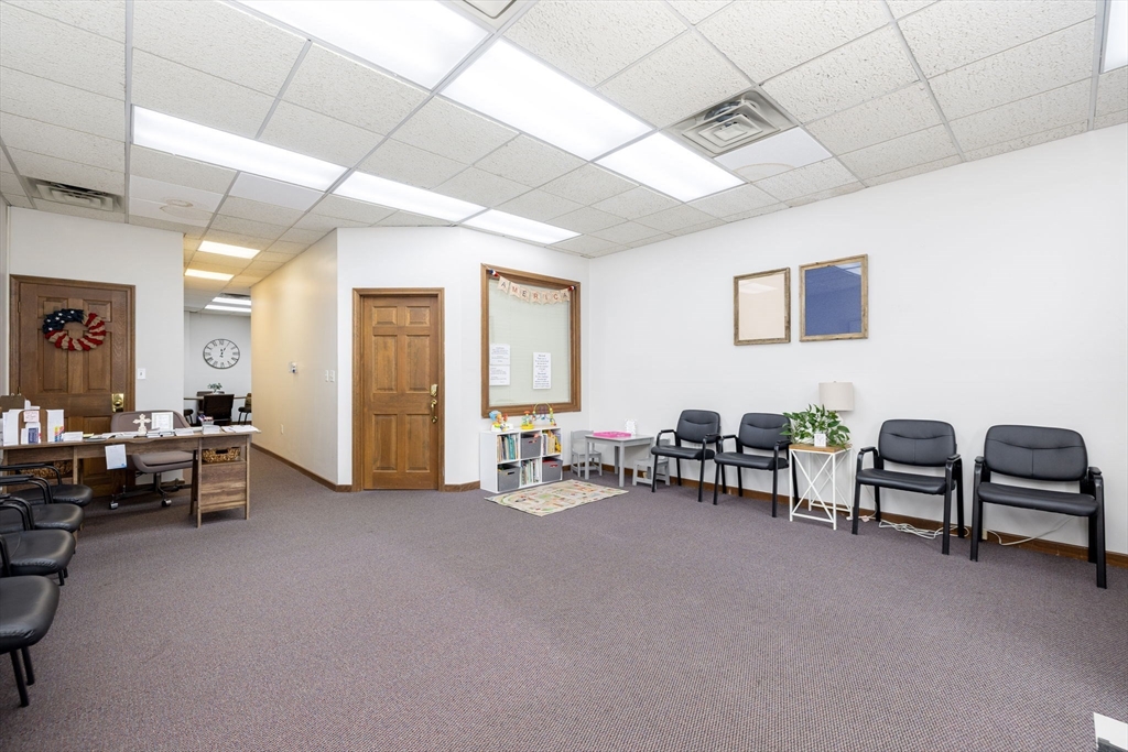 704-708 Sumner Avenue Springfield, MA 01108 - Photo 9 of 40