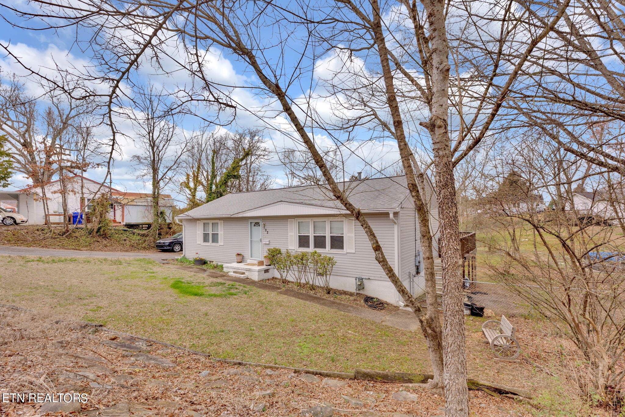 102 Sheridan Circle Oak Ridge, TN 37830 - Photo 2 of 27 Gallery Image 2