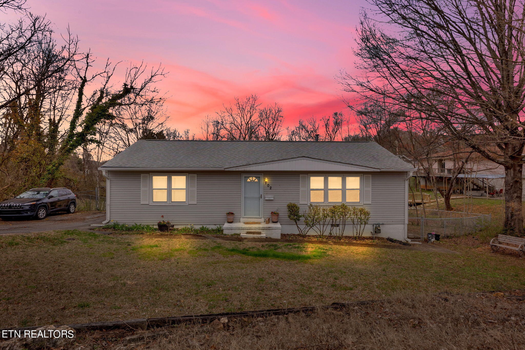 102 Sheridan Circle Oak Ridge, TN 37830 - Photo 3 of 27 Gallery Image 3