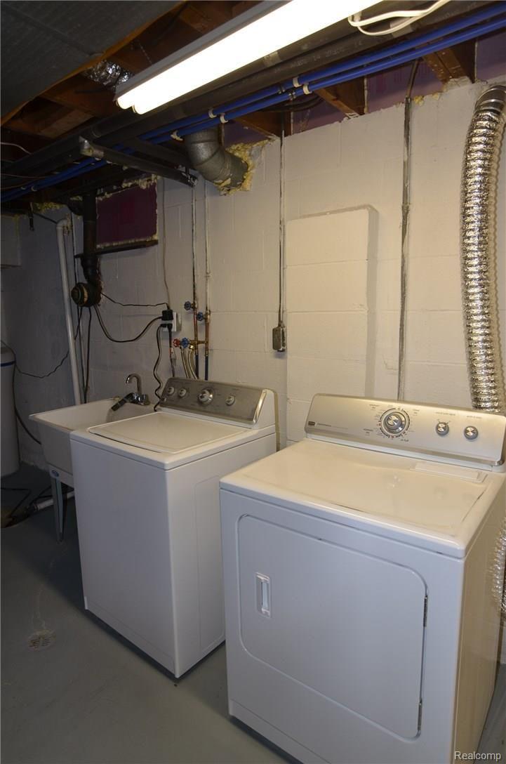 5770 Clarkston Road Clarkston, MI 48348 - Photo 28 of 28 ALL APPLIANCES STAYING