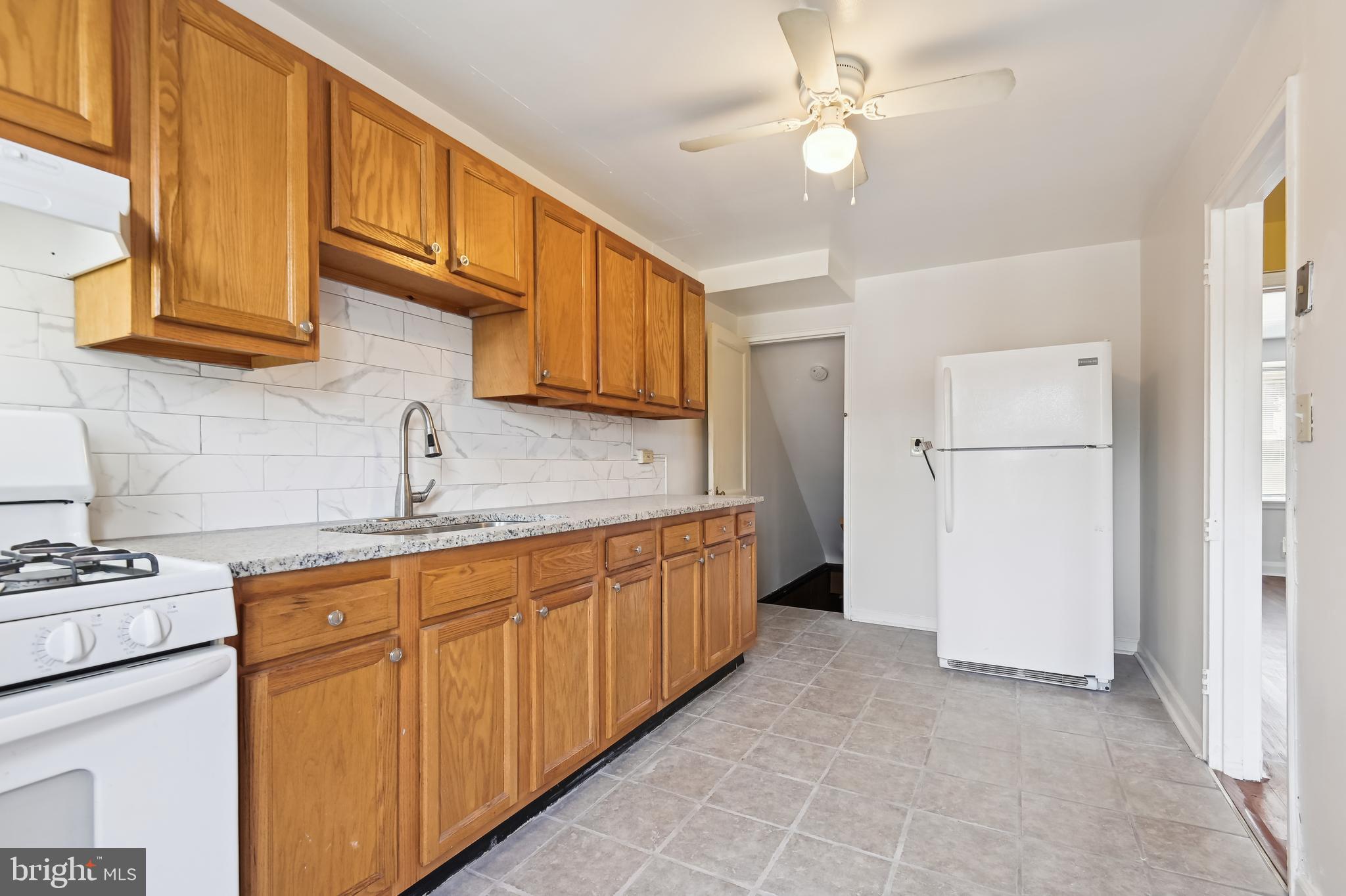5758 Maplehill Road Baltimore, MD 21239 - Photo 4 of 17 Custom Kitchen