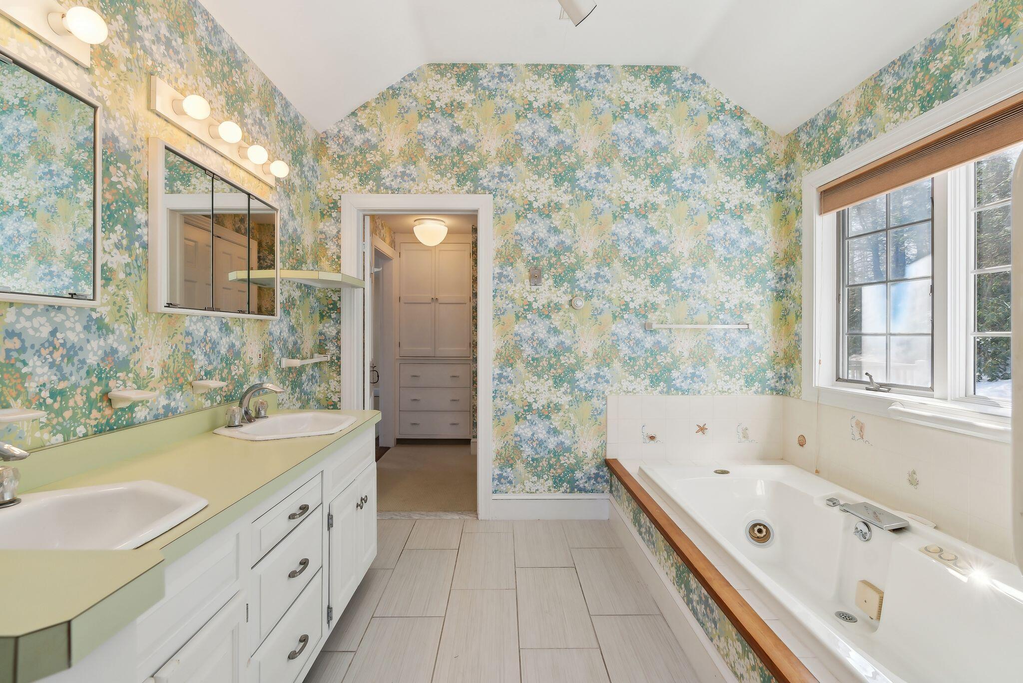 62 Foreside Road Cumberland, ME 04110 - Photo 18 of 38 44_DSC06082