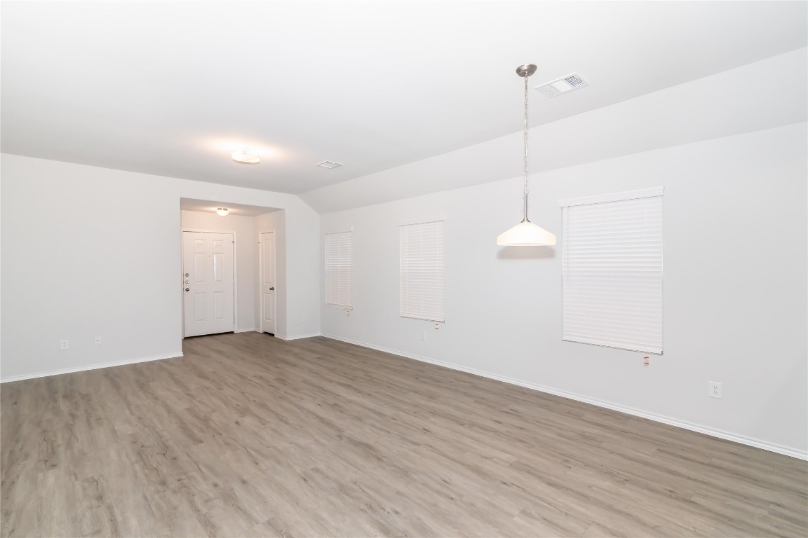 2268 Onyx Lane Conroe, TX 77301 - Photo 7 of 17