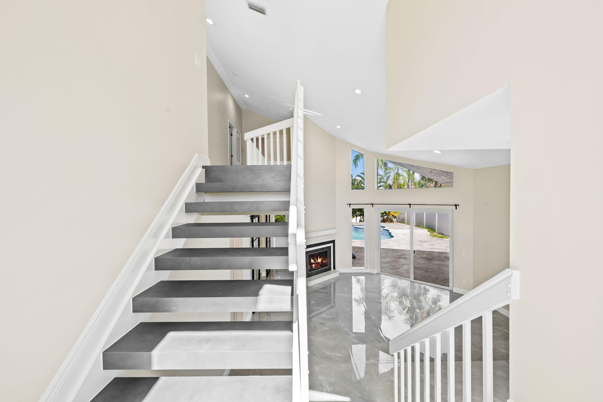 23162 L'Ermitage Circle Boca Raton, FL 33433 - Photo 24 of 48 a view of entryway and hall