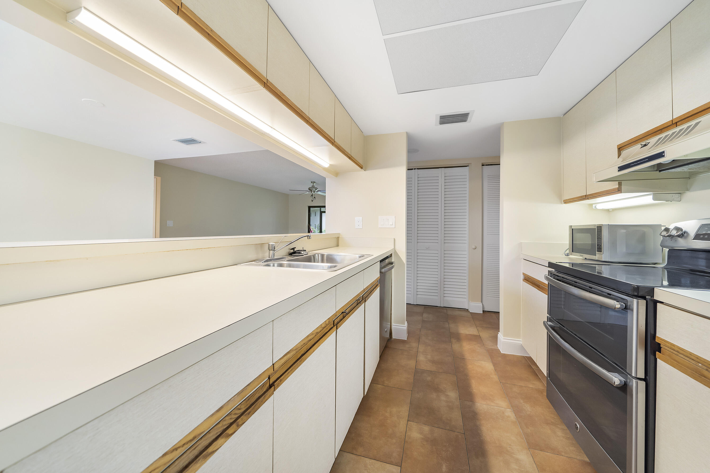 4307 Wood Ride Road, Unit A Boynton Beach, FL 33436 - Photo 12 of 26 4307 wood ride #A boynton 3-002