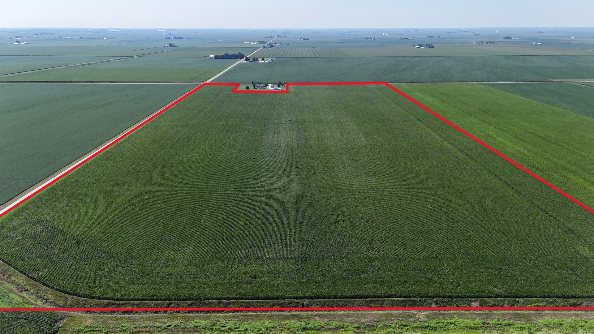 400 East 2423 County Road Danforth, IL 60930 - Photo 2 of 6 a view of an outdoor space and garden