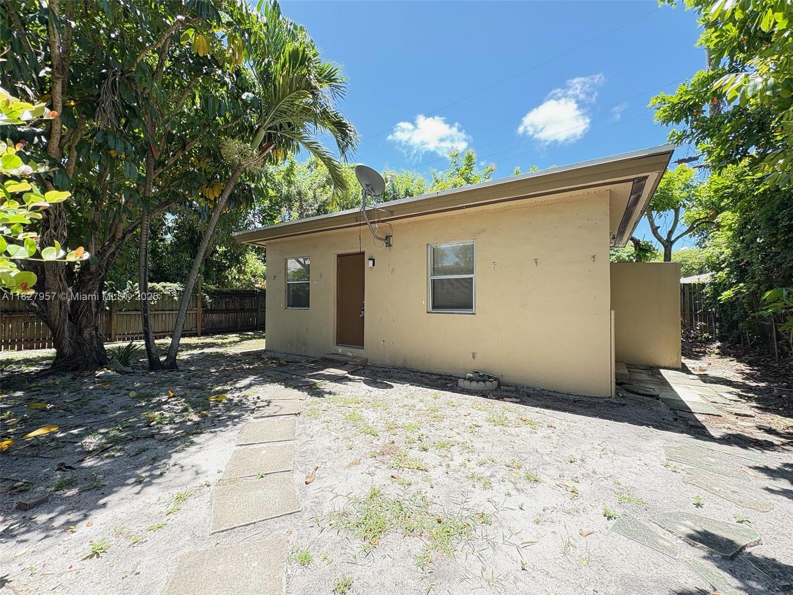 2840 Funston Street, Unit B Hollywood, FL 33020 - Photo 10 of 10 a view of a backyard of the house