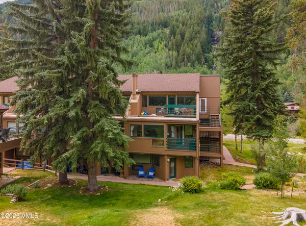 front view of house with a yard