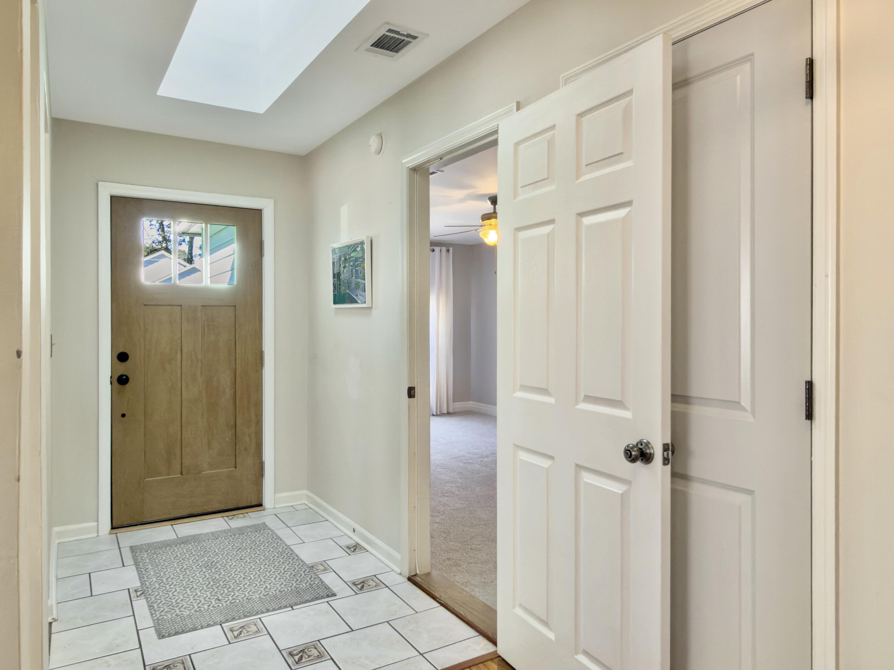 1246 Llewellyn Road Mount Pleasant, SC 29464 - Photo 11 of 52 Entryway