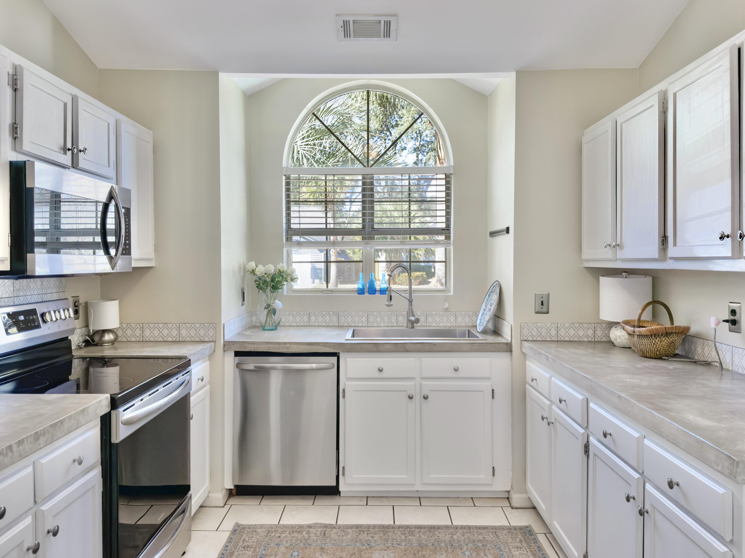 1246 Llewellyn Road Mount Pleasant, SC 29464 - Photo 20 of 52 Kitchen