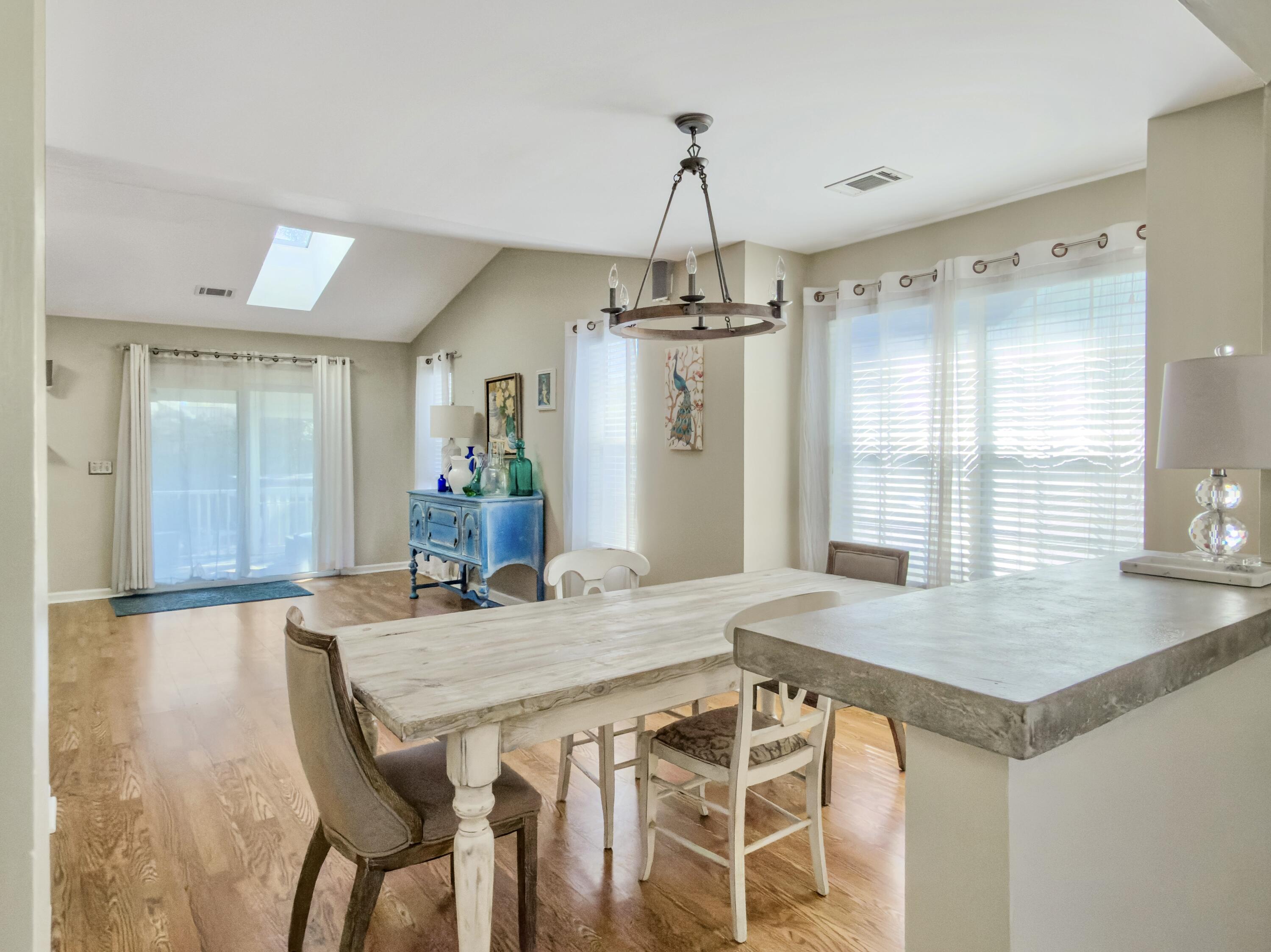1246 Llewellyn Road Mount Pleasant, SC 29464 - Photo 24 of 52 Dining Area
