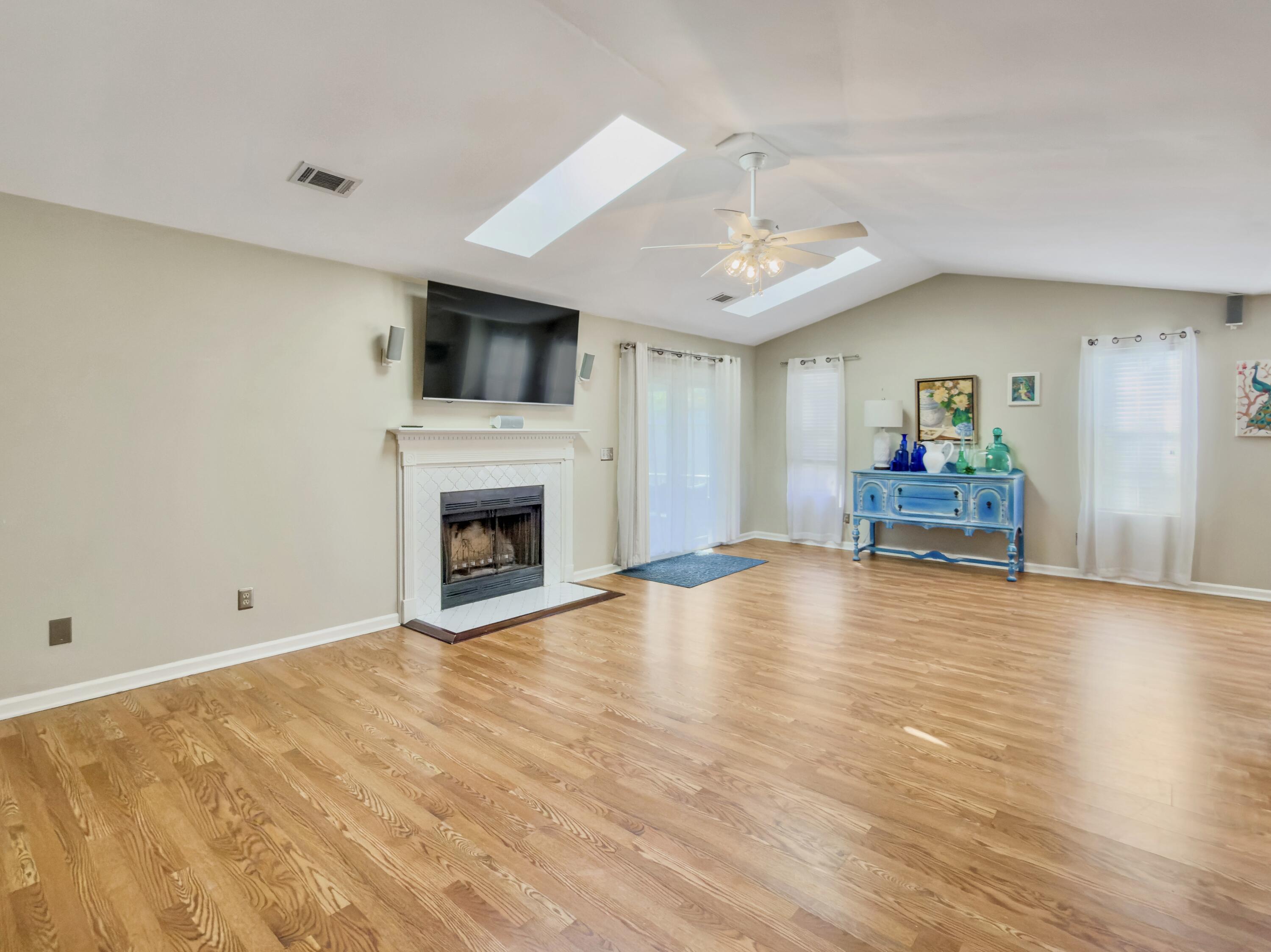 1246 Llewellyn Road Mount Pleasant, SC 29464 - Photo 26 of 52 Living Room