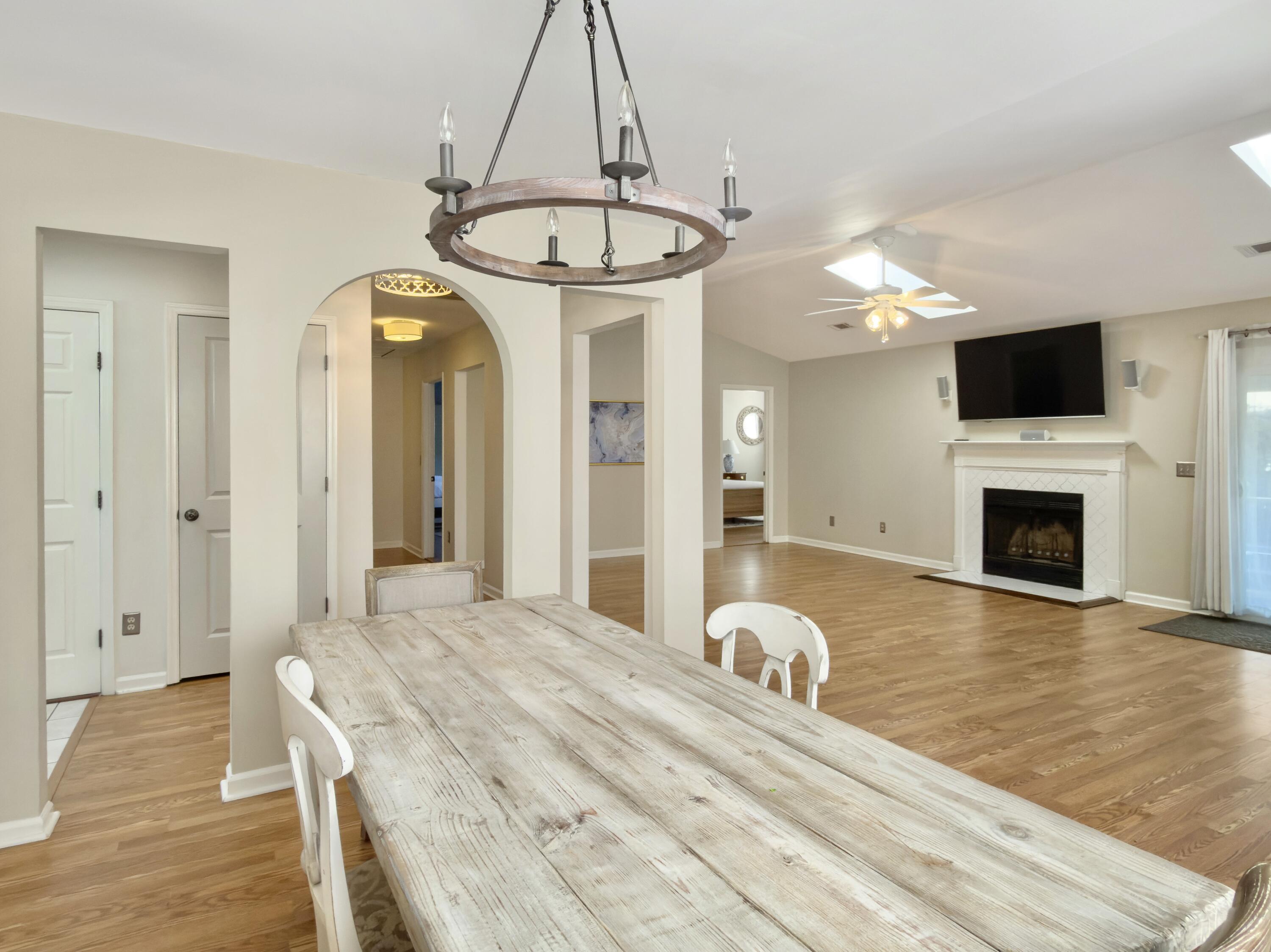 1246 Llewellyn Road Mount Pleasant, SC 29464 - Photo 5 of 52 Dining ARea