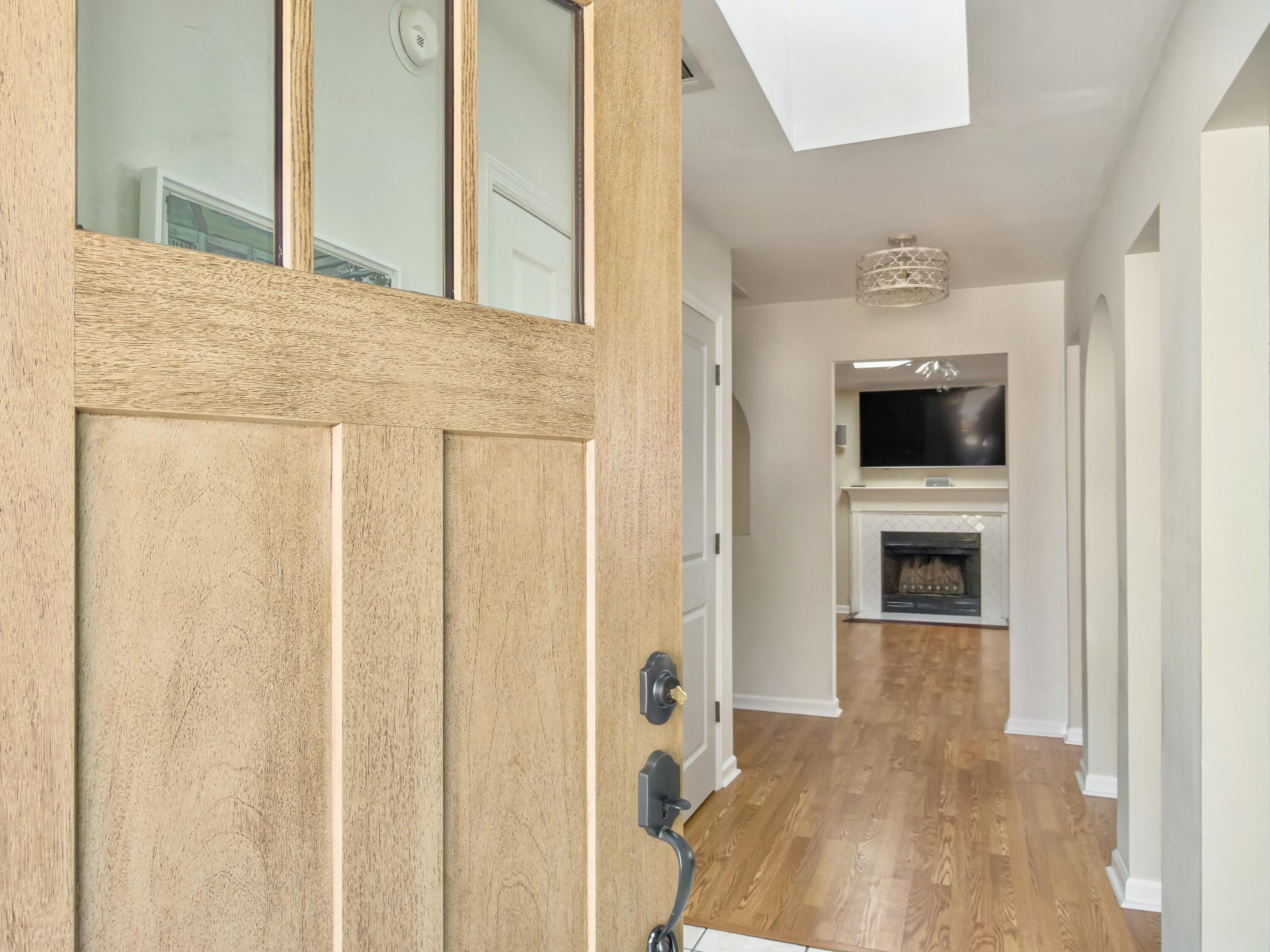 1246 Llewellyn Road Mount Pleasant, SC 29464 - Photo 10 of 52 Entryway