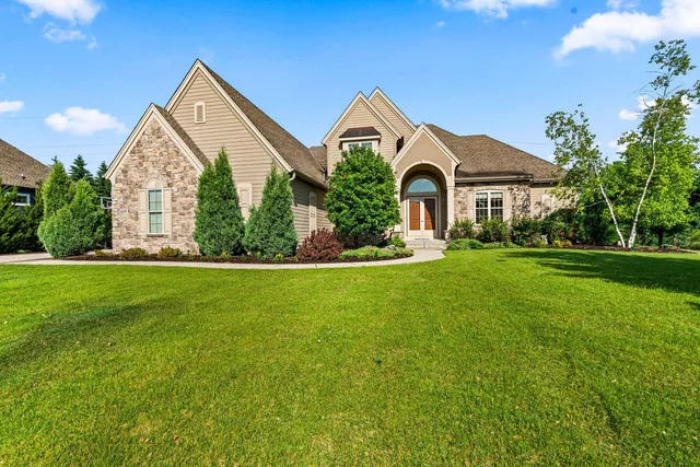 $1,150,000 | 4690 Bradon Trail, Brookfield, WI 53045
