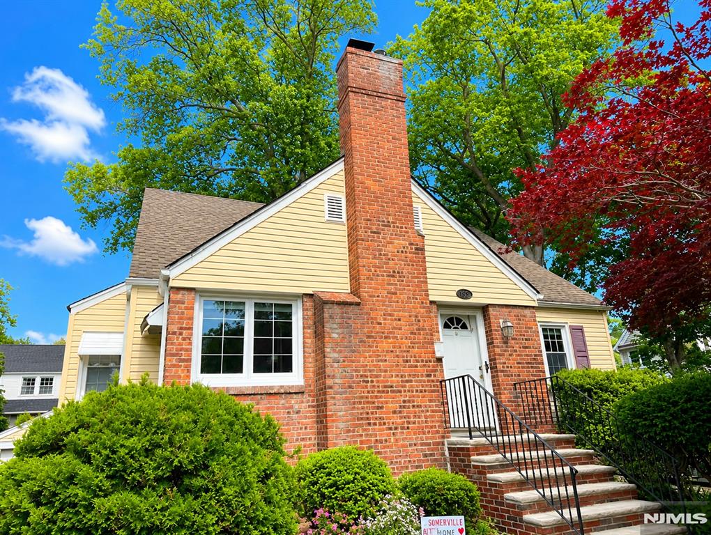 310 Kenilworth Road Ridgewood, NJ 07450 - Photo 1 of 8