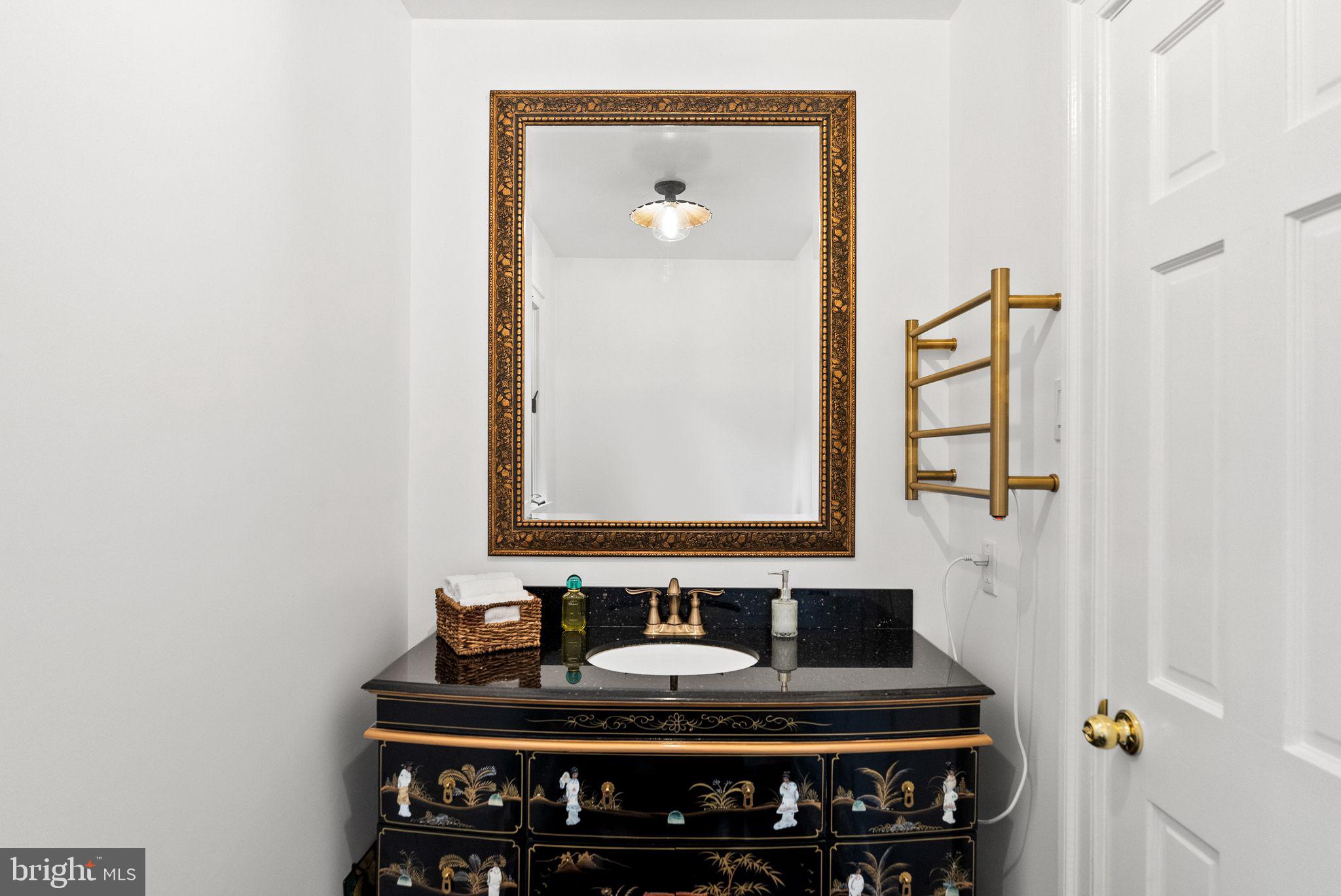 4613 Charleston Terrace Northwest Washington, DC 20007 - Photo 5 of 114 Powder Room