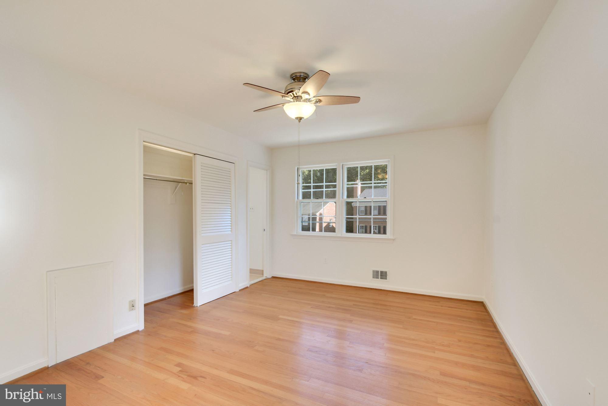 6719 Baron Road McLean, VA 22101 - Photo 12 of 26 Primary Bedroom Suite