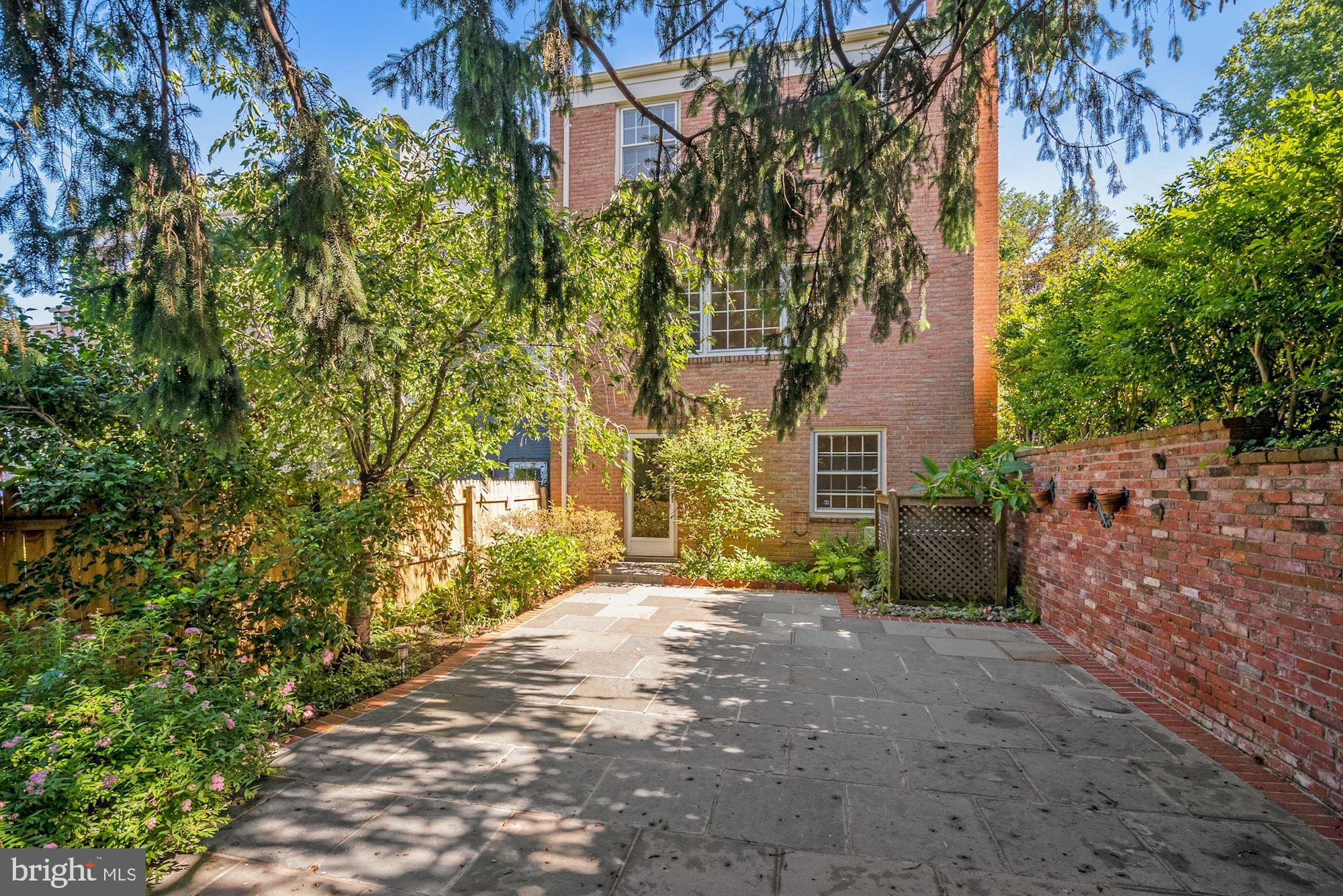 6719 Baron Road McLean, VA 22101 - Photo 20 of 26 Private Patio