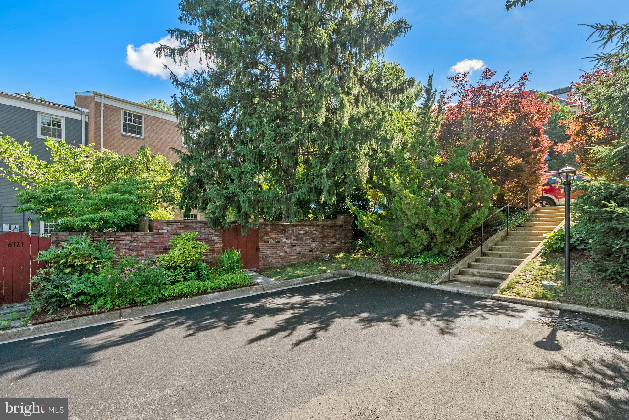 6719 Baron Road McLean, VA 22101 - Photo 21 of 26 Patio Gate