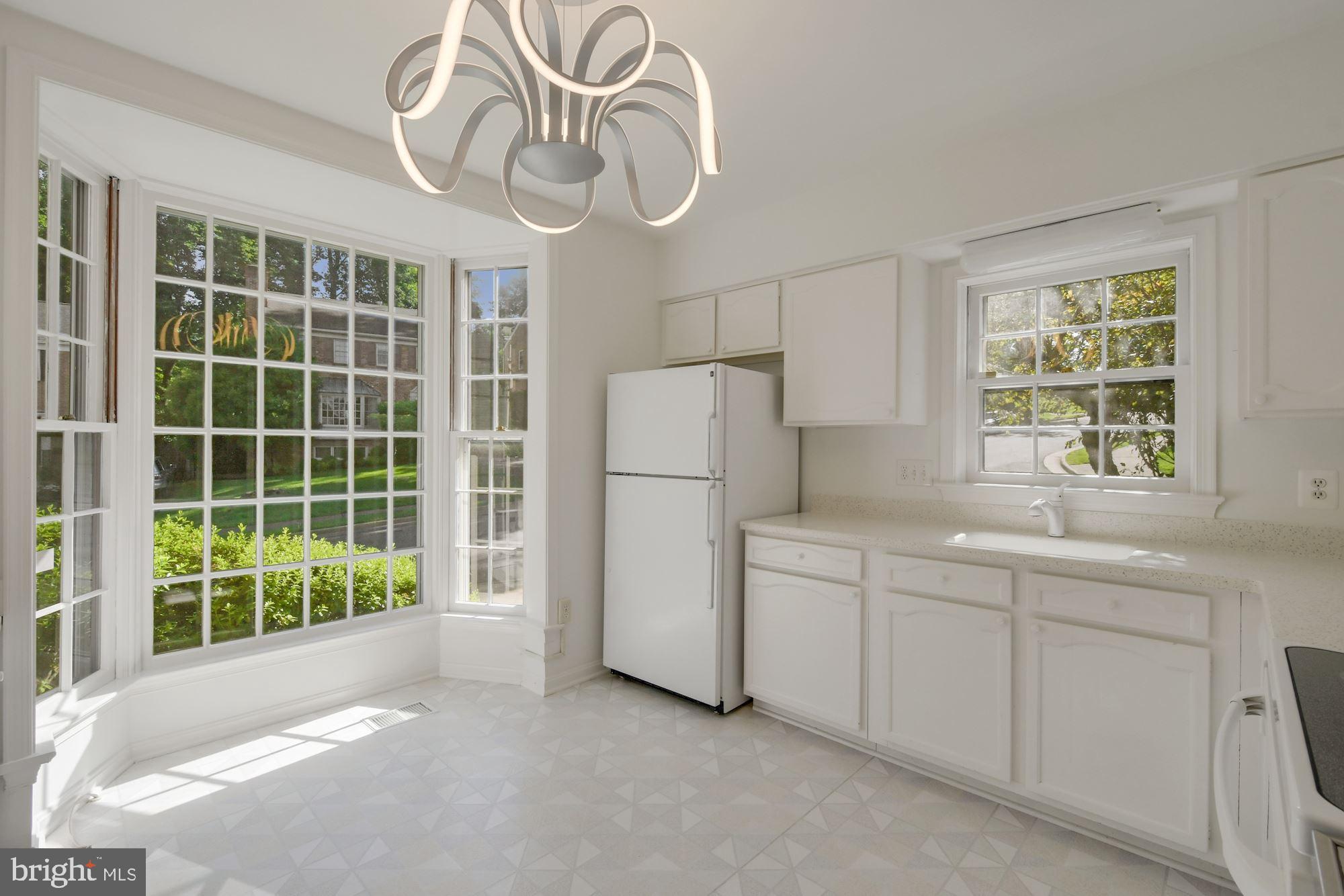 6719 Baron Road McLean, VA 22101 - Photo 3 of 26 Eat-in Kitchen