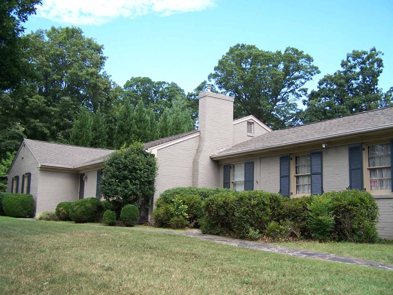 3306 Pineland Road Southwest Roanoke, VA 24018 - Photo 3 of 24 Front View