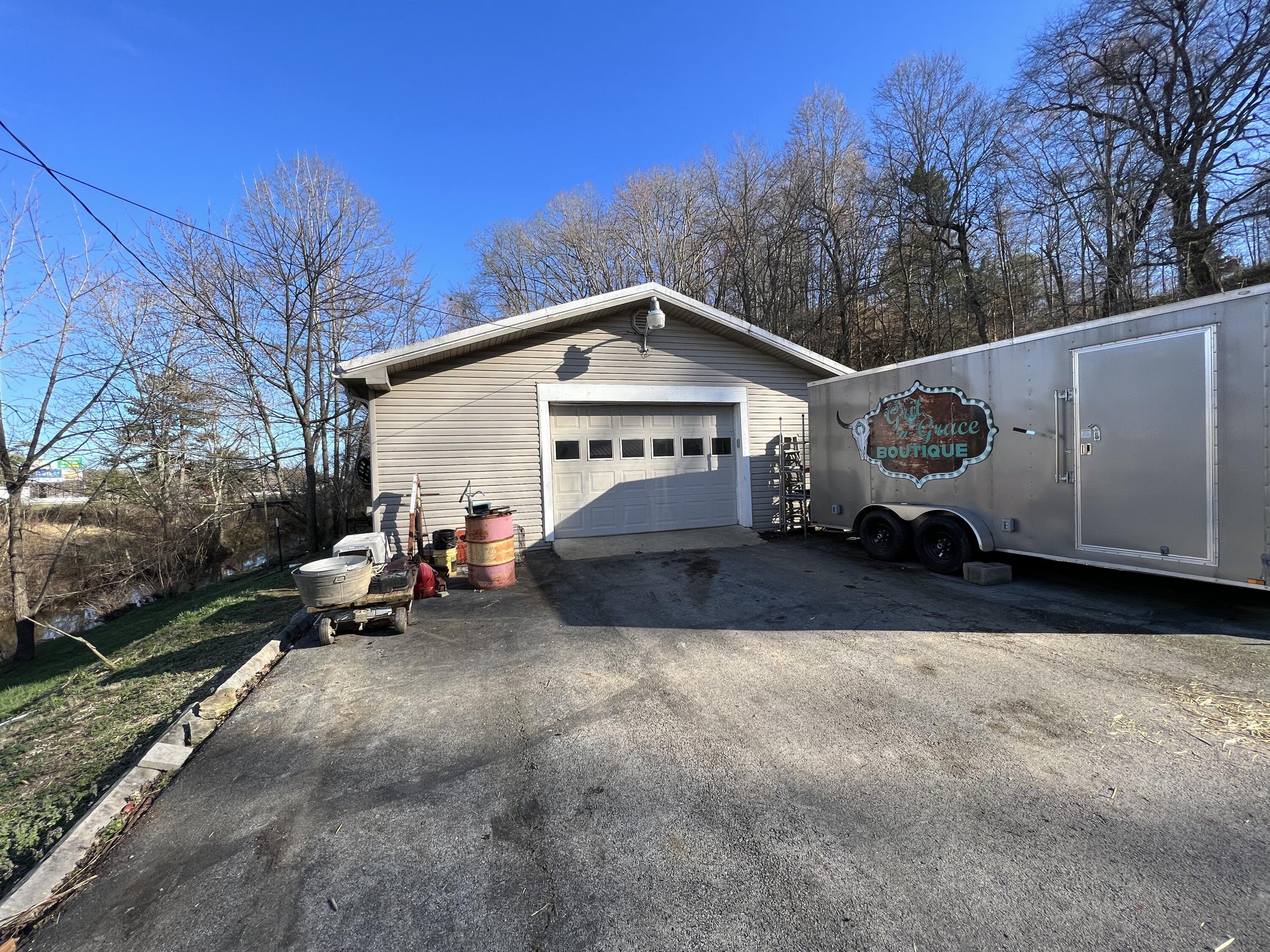 189 Glenview Road London, KY 40741 - Photo 8 of 23 FD9A6302-15BA-489F-8D59-D6974300A58F